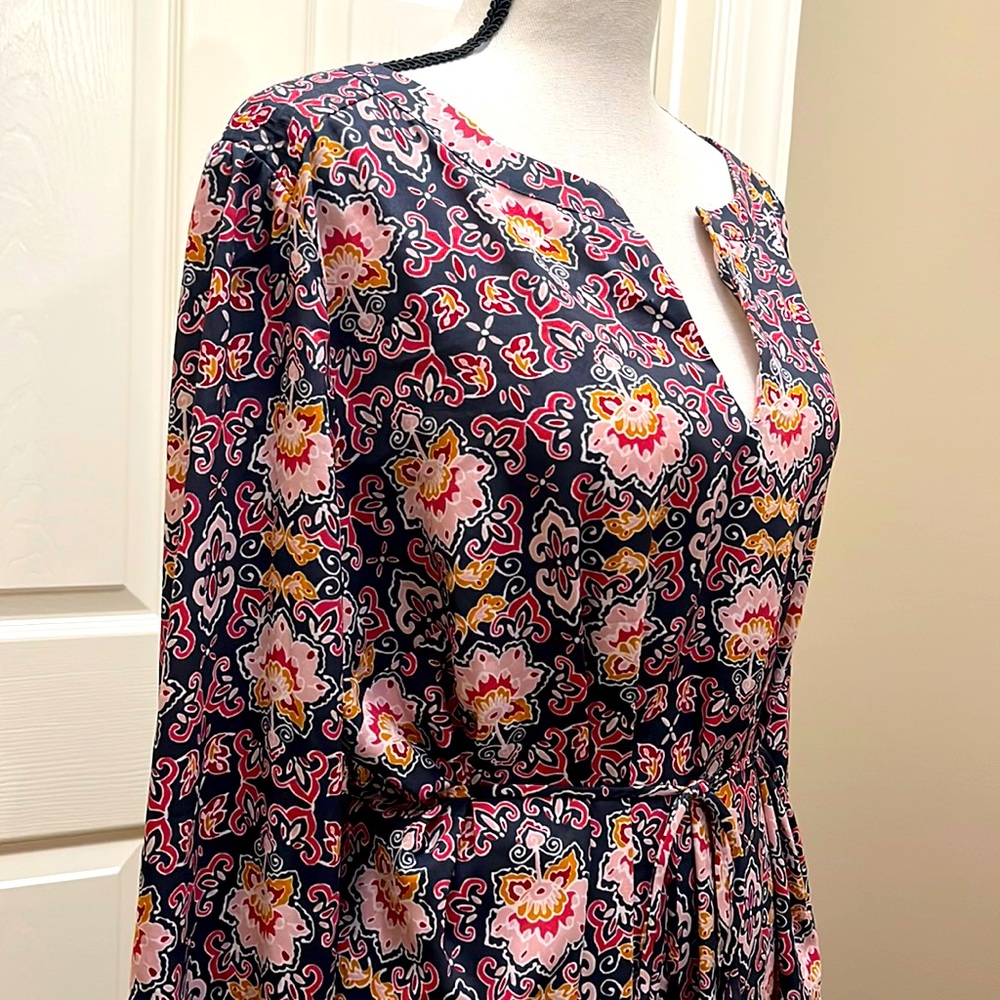 loft plus size 16 midi dress. EUC. Paisley. Light. Office or out for dinner